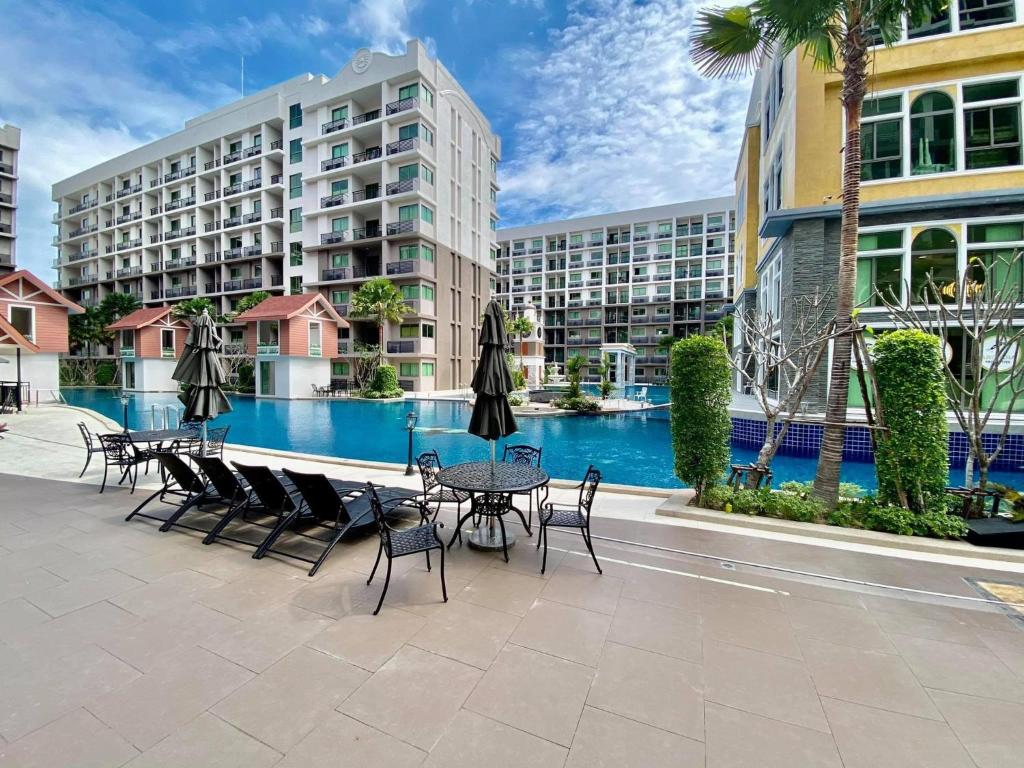 La alberca dentro o cerca de Arcadia continental By Pam