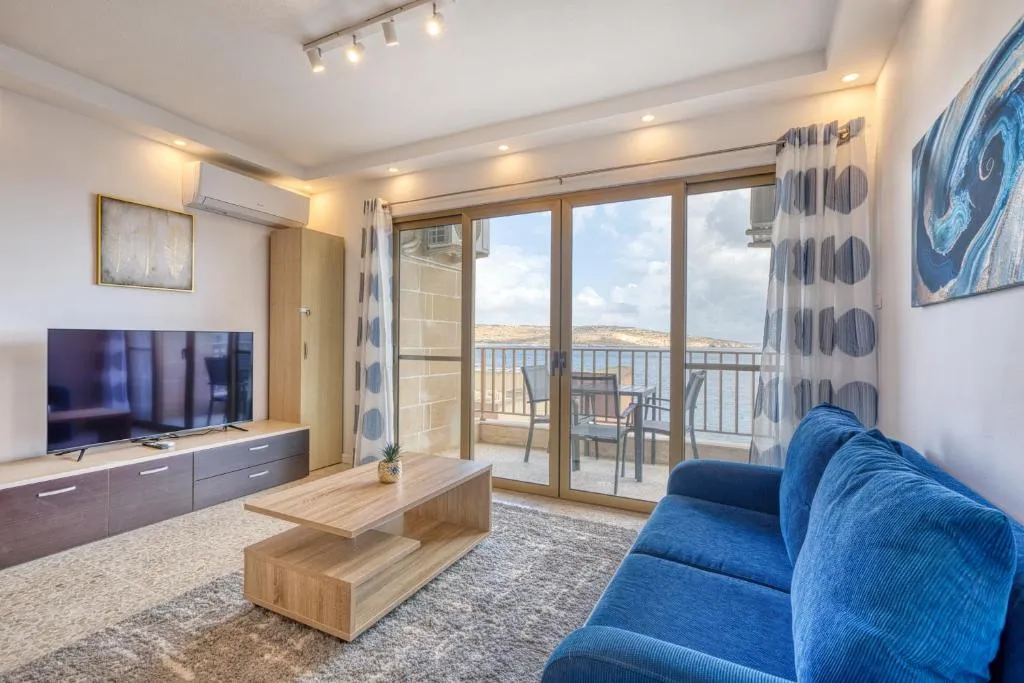 5th floor Seafront Apartment