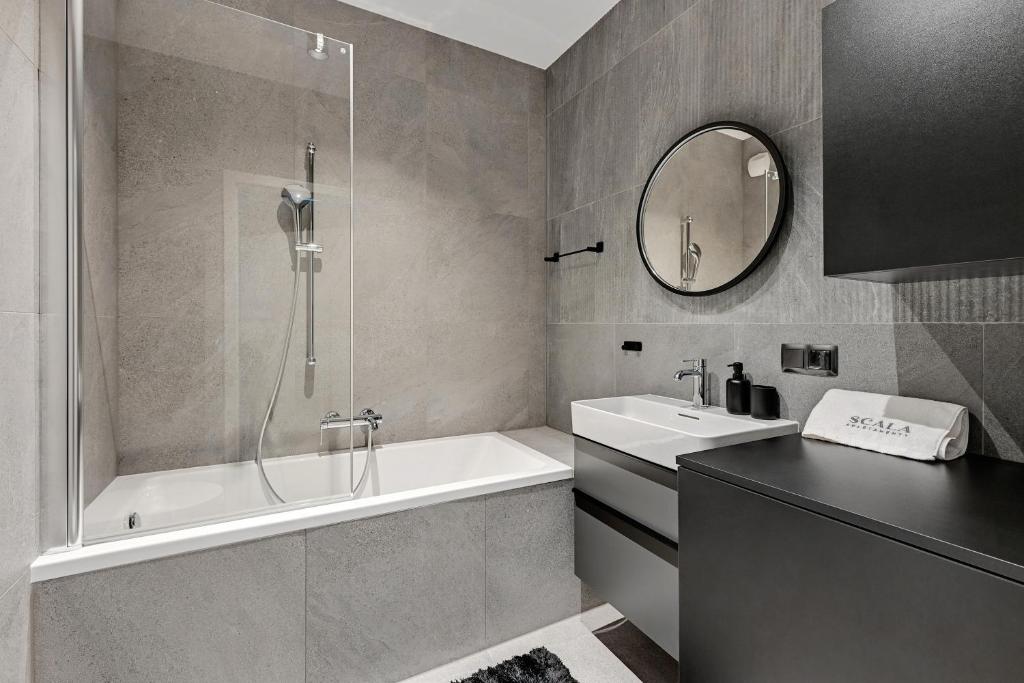 Scala City Center Apartments & Studios by Lion Apartments - 11