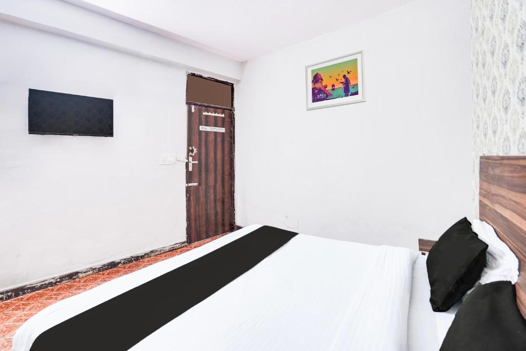 TV a/nebo společenská místnost v ubytování Hotel O Parth Inn