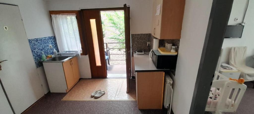 Kuhinja ili čajna kuhinja u objektu Mahala Apartments - Free Garage