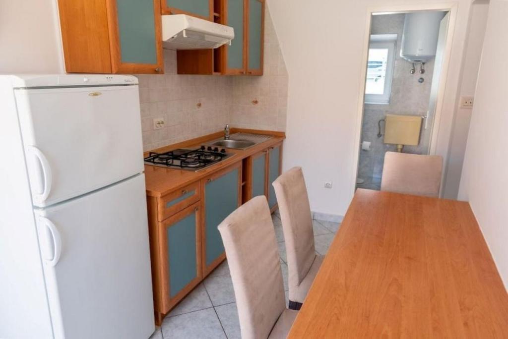 Kuchnia lub aneks kuchenny w obiekcie Apartments with parking spaces Povljana, Pag - 233