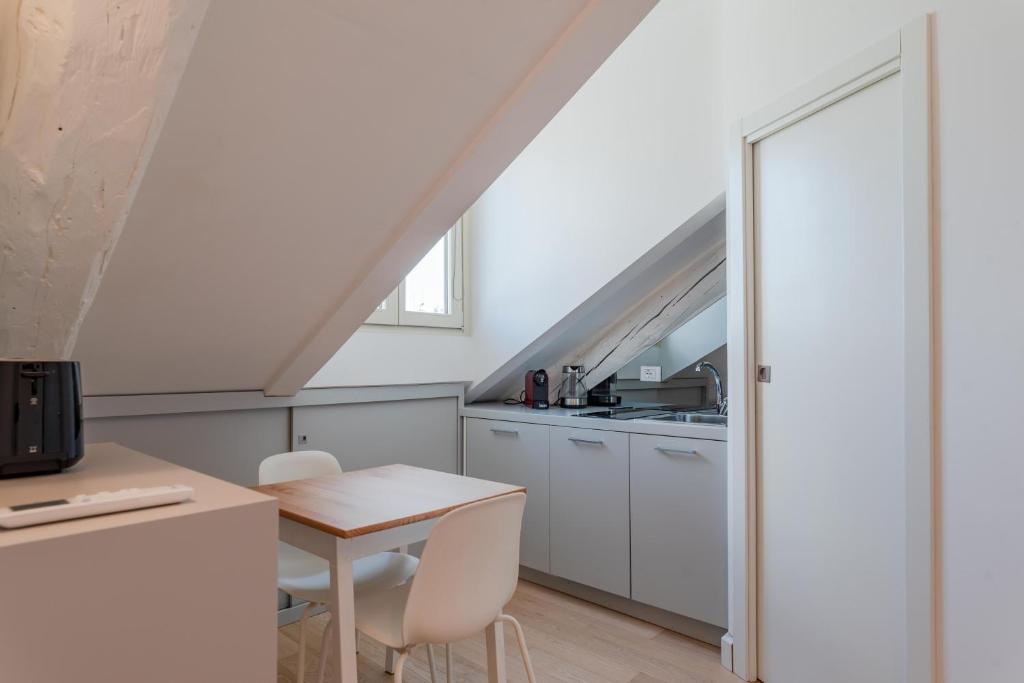 Kuchyň nebo kuchyňský kout v ubytování Suites Beethoven & Vivaldi by Toh Solution