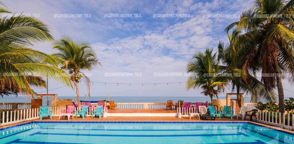 Bazén v ubytování Caribbean Town Tolu nebo v jeho okolí