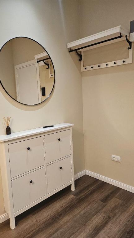 Little Bucharest downtown apartments Romana - Resim 28