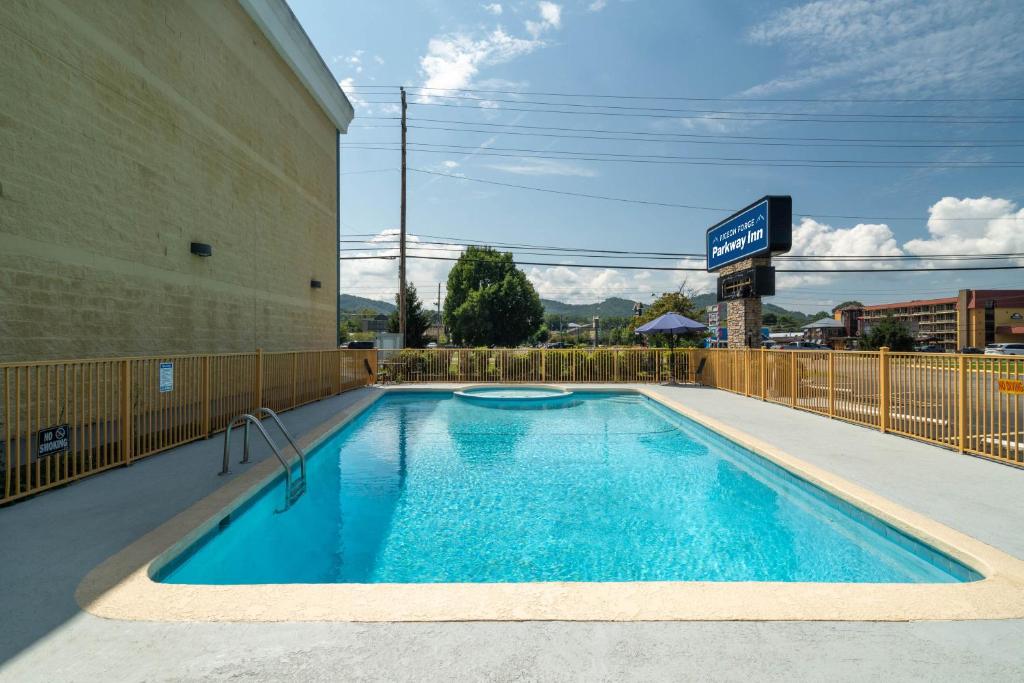 Pigeon Forge Parkway Inn photo