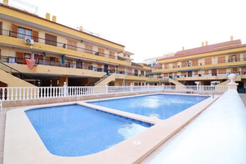 Bazén v ubytování Bungalow Playa La Mata nebo v jeho okolí