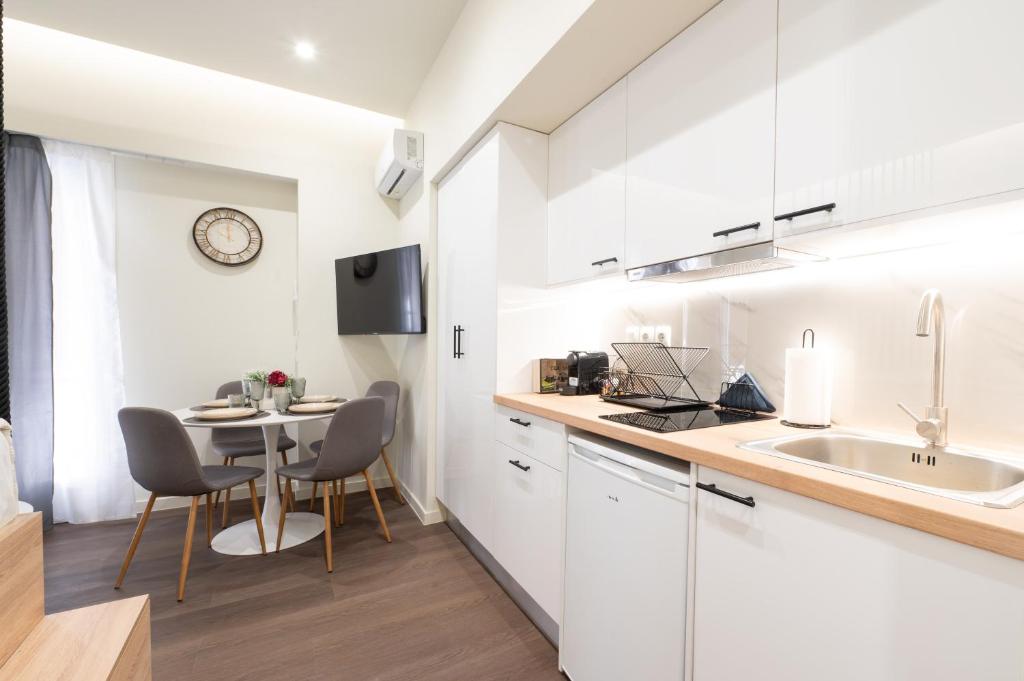 Modern Rooms Exarchia - 6