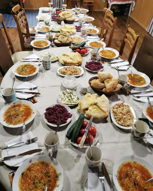 Jídlo v penzionu nebo okolí