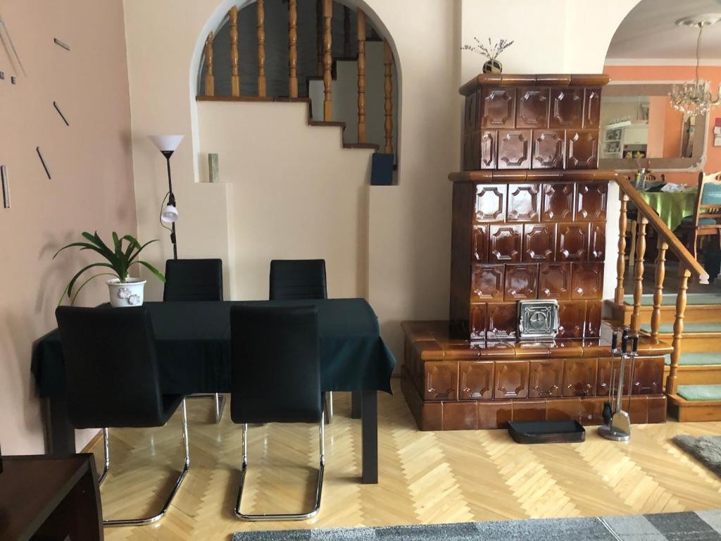 A seating area at Bakonyi Mamutfenyő Vendégház