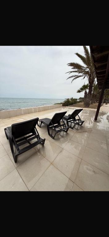 Sun Retreat Meneou