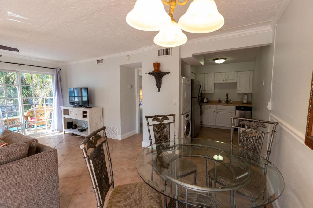 Alamanda Villas on Holmes Beach photo