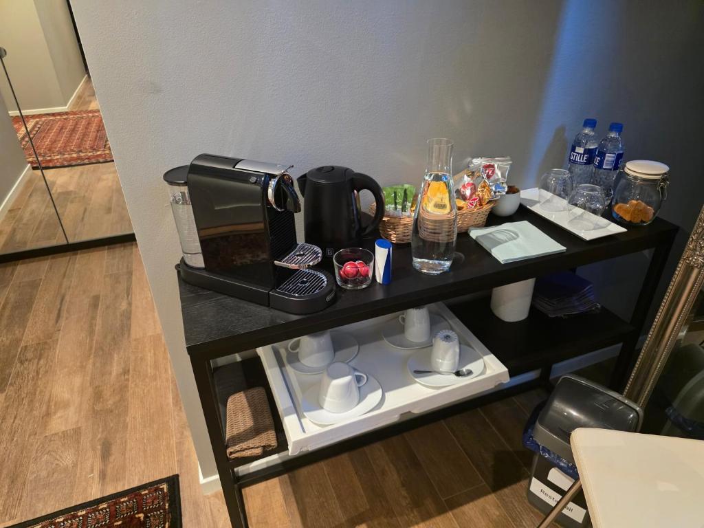 Příslušenství pro přípravu čaje a kávy v ubytování Oslo guest rooms