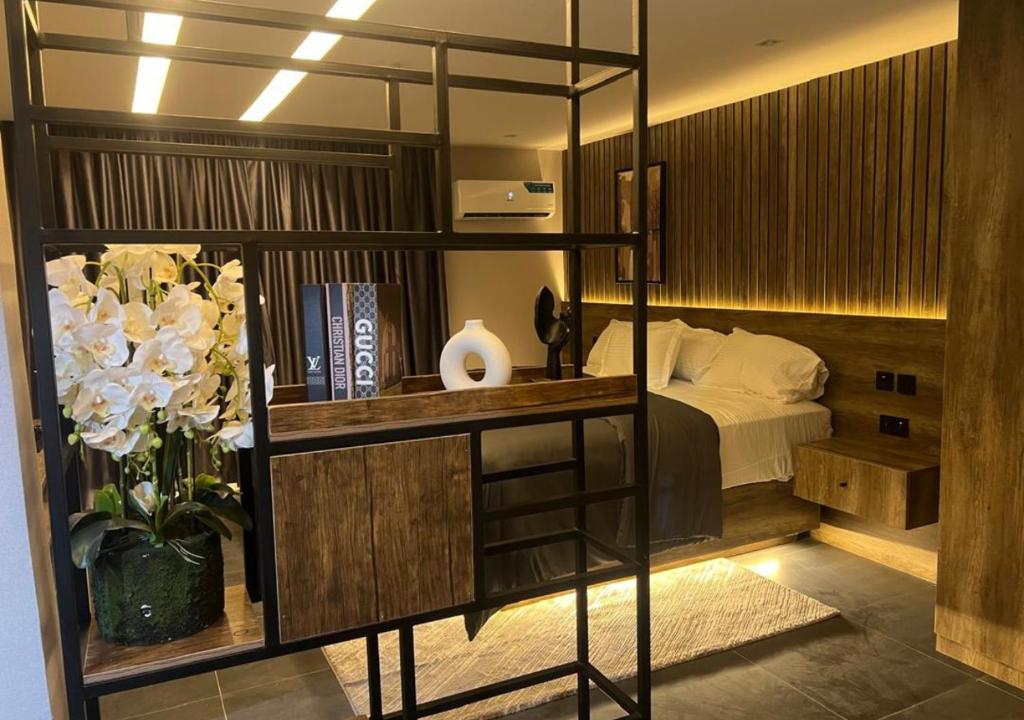 Llit o llits en una habitació de Zero Degrees Hotel