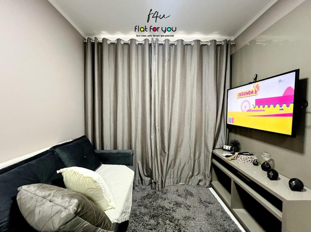 Uma TV ou centro de entretenimento em DNA Smart Style