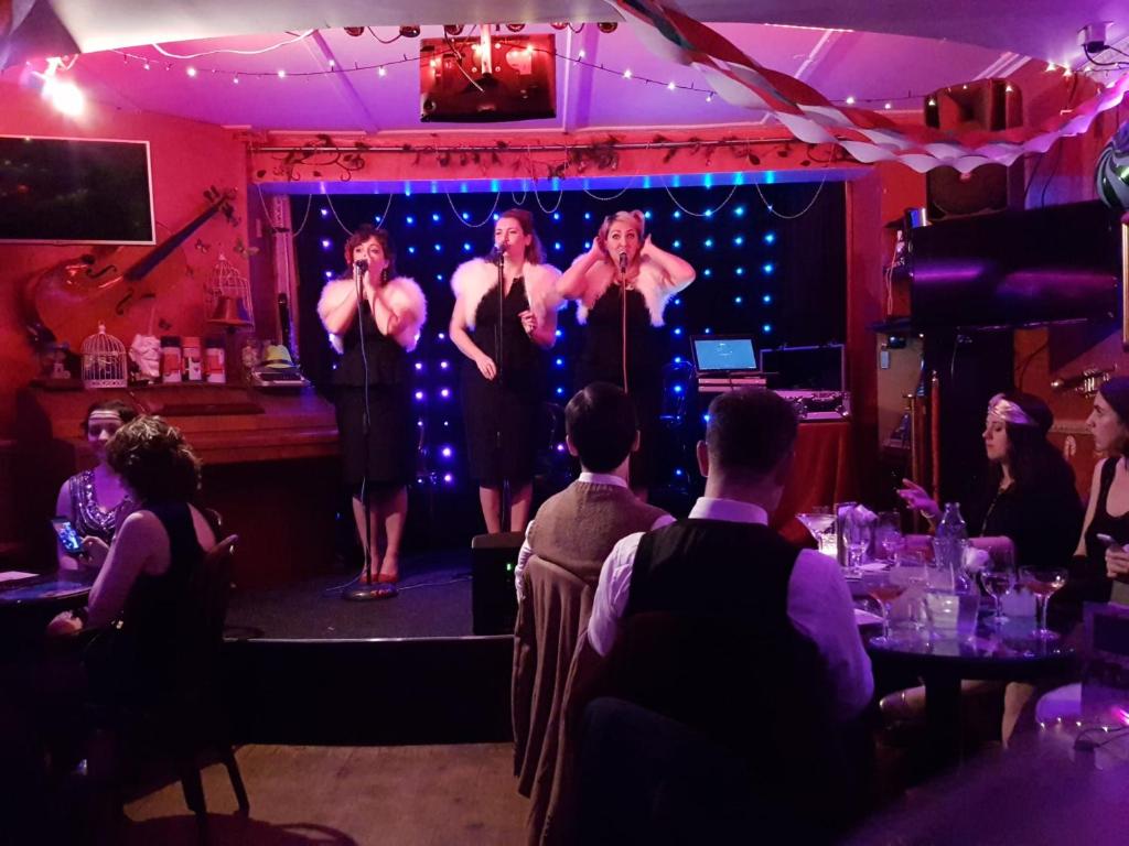 The Mad Hatter's Guestrooms - Resim 7