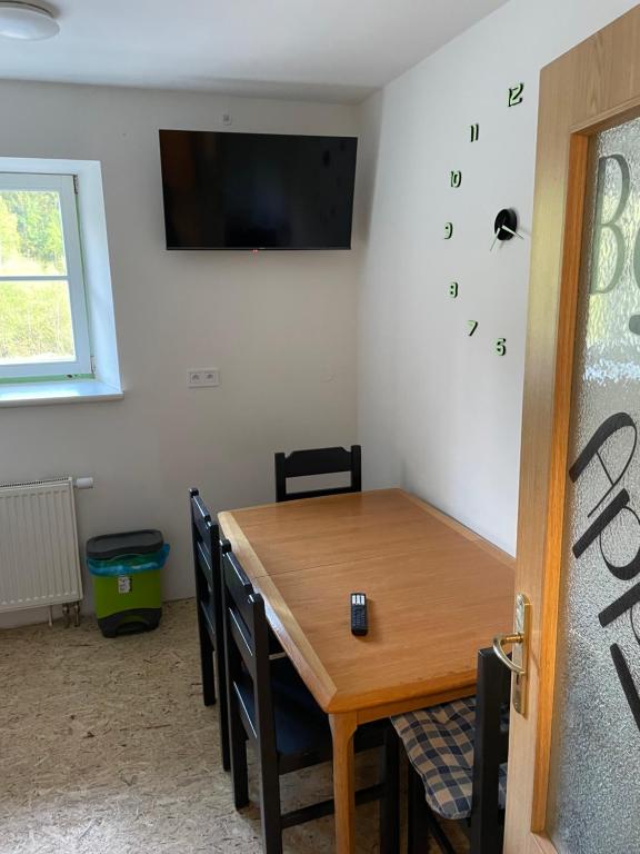 TV a/nebo společenská místnost v ubytování Apartmány J L A