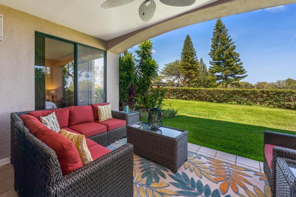 Χώρος καθιστικού στο Big Island Waikoloa Fairways A-109 by Coldwell Banker Island Vacations