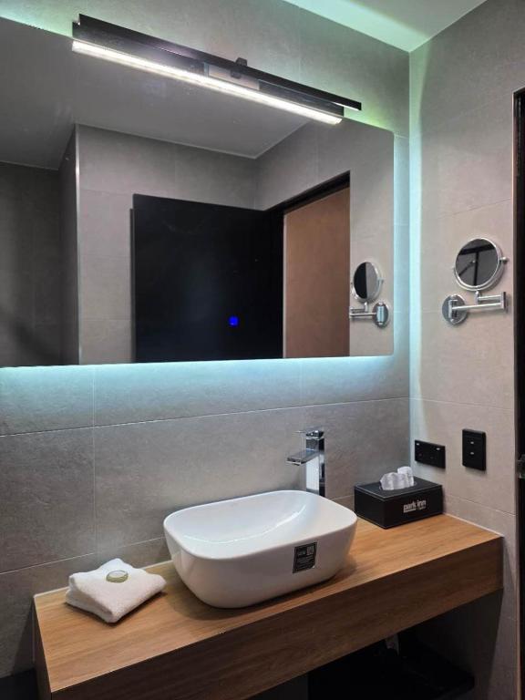 The Parkmore Hotel - Resim 10