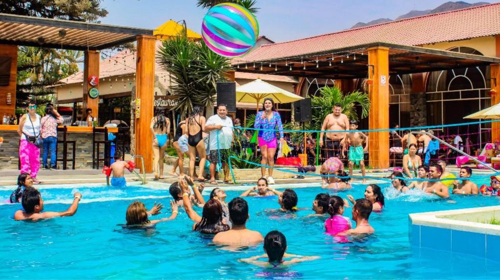 Bazén v ubytování Resort la Fogata Cieneguilla nebo v jeho okolí