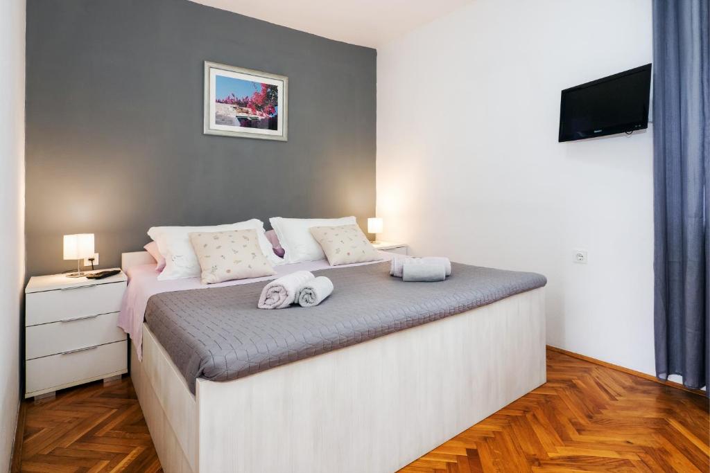 SplitStay Central & Quiet - 5 min to Riva