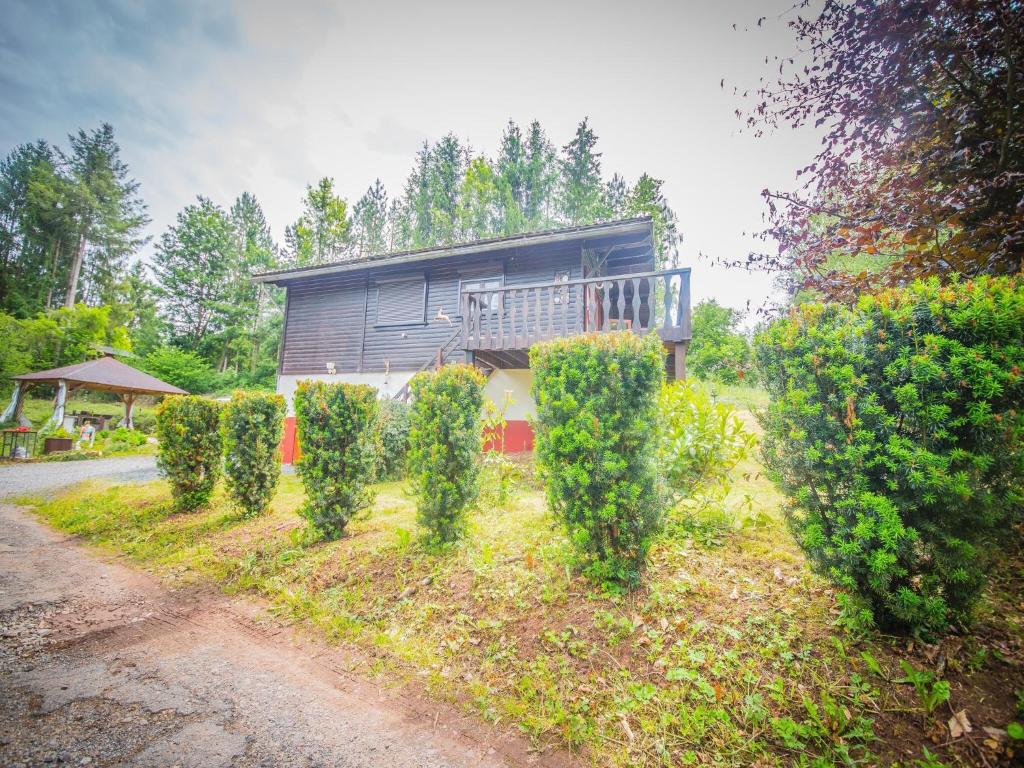 Zahrada ubytování Chalet in Rendeux with BBQ Terrace