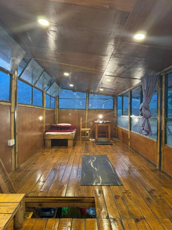Fotografie z fotogalerie ubytování Zenith Himalayan Eco Studio v destinaci Ghāchak