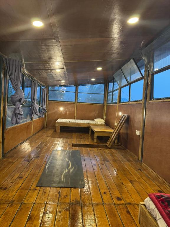 Posezení v ubytování Zenith Himalayan Eco Studio