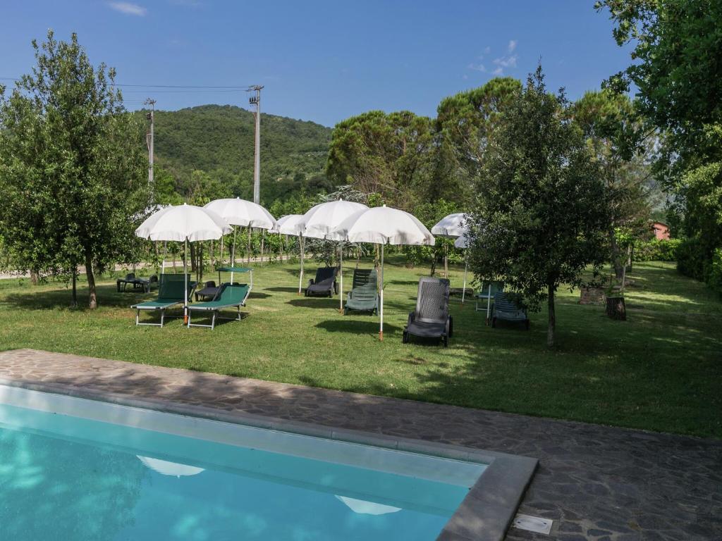 Basen w obiekcie Authentic holiday home in Bucine with swimming pool lub w pobliżu