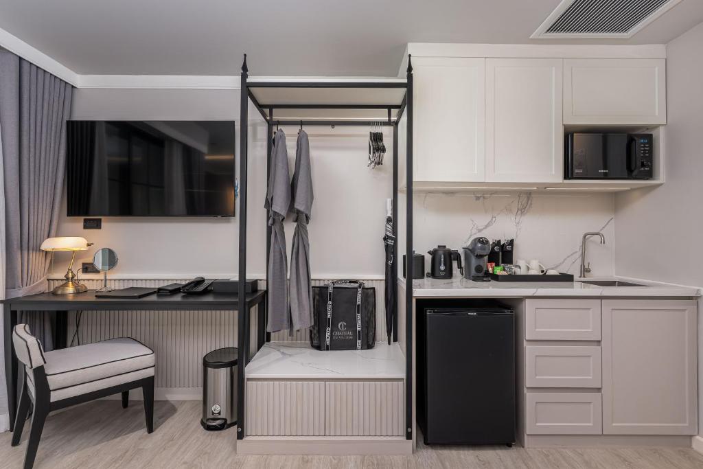 Chateau Du Village Patong - 16