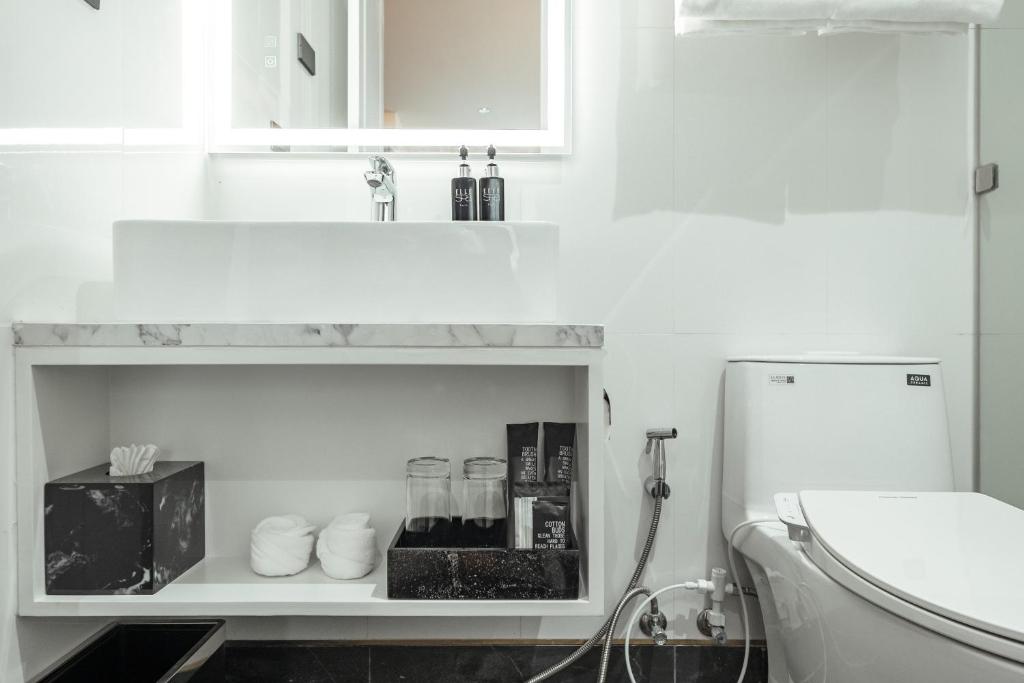 Chateau Du Village Patong - 5