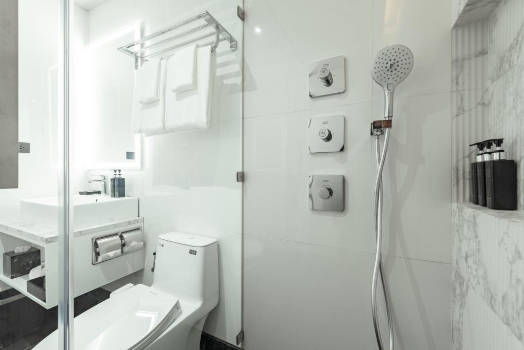 Chateau Du Village Patong - 4