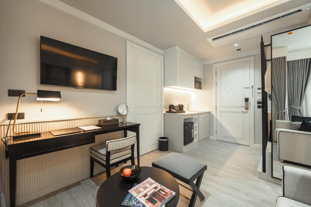 Chateau Du Village Patong - 11