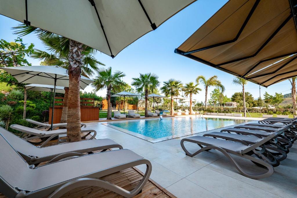 Bazén v ubytování Euro Hotel nebo v jeho okolí