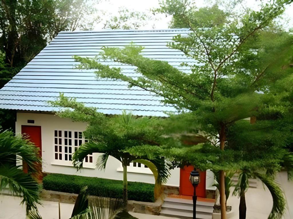 Zahrada ubytování Diamond Resort Bien Hoa