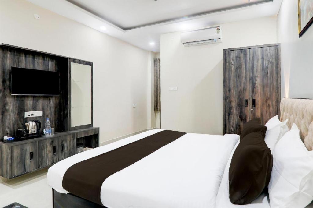 Giường trong phòng chung tại Hotel GLS International