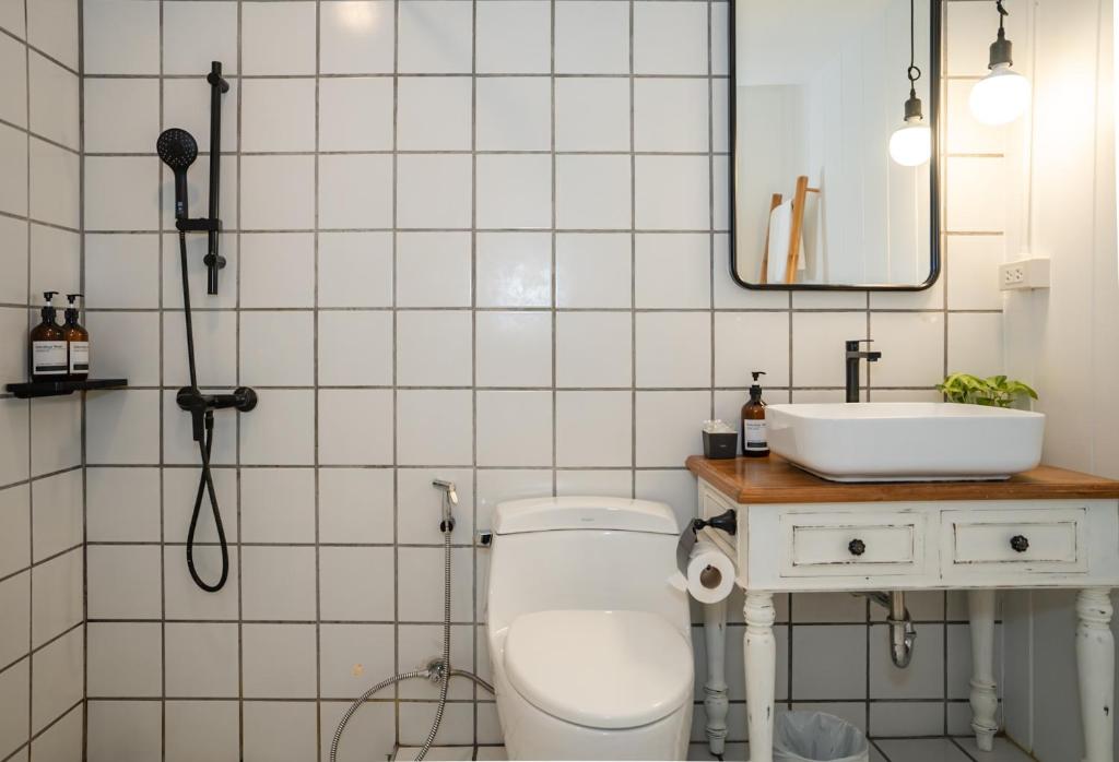 Blu Monkey Boutique Phuket Town - Resim 4