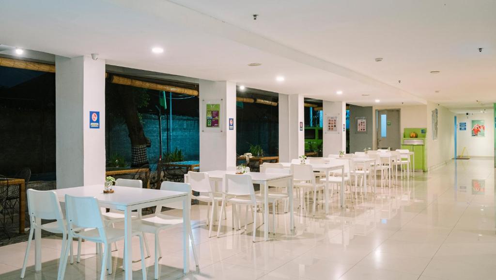 Restaurace v ubytování POP! Hotel Kuta Beach