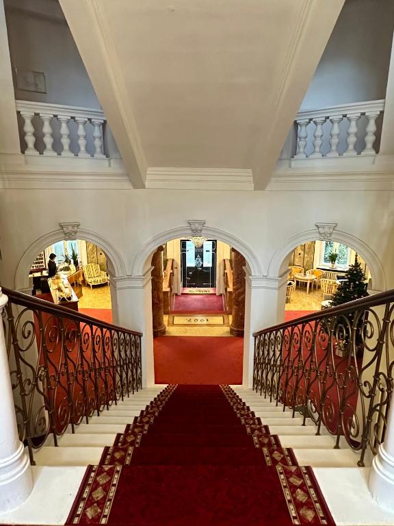 TV a/nebo společenská místnost v ubytování Grand Hotel Bellevue - adults only