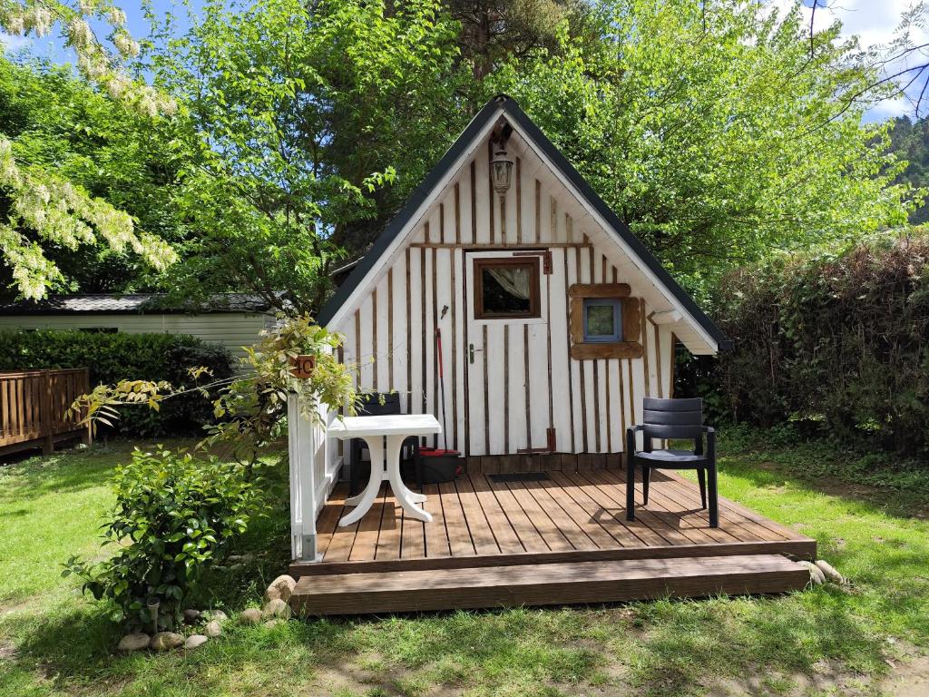 Camping de la Vallée du Doux - Superieur Chalet