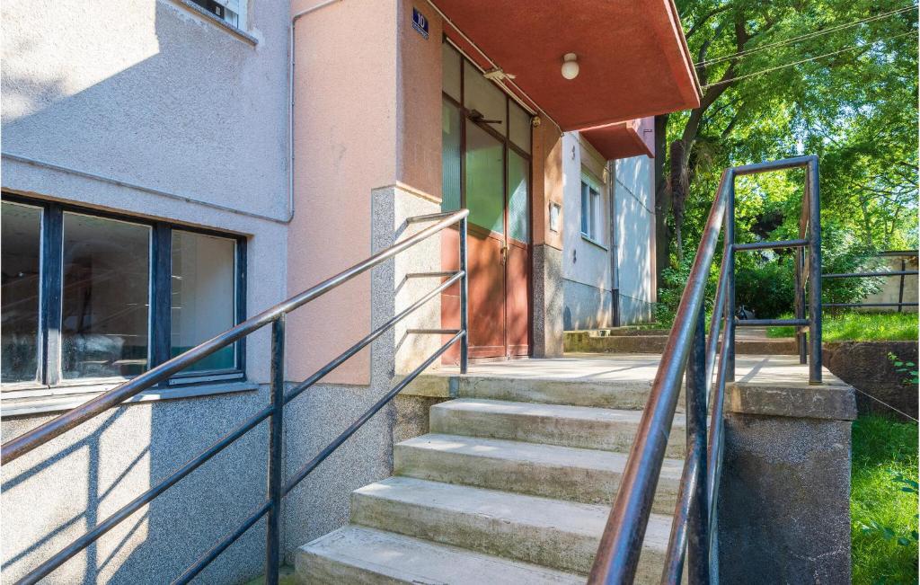 Gorgeous Apartment In Pula With Wifi