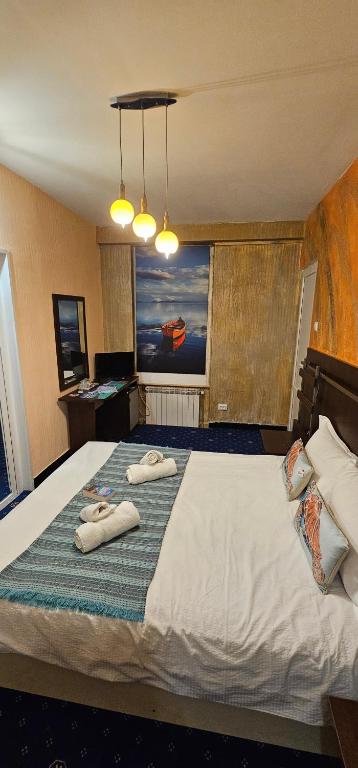 
Double Room with Spa Bath
