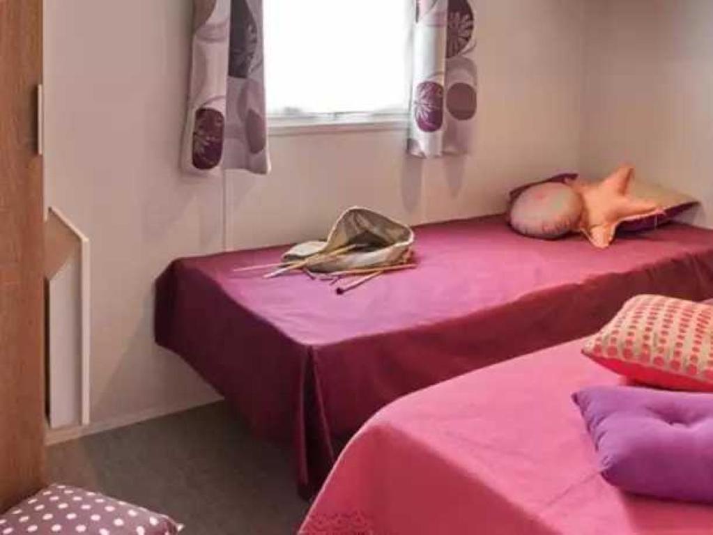Postel nebo postele na pokoji v ubytování Camping 4 étoiles - Piscine - eebe0d