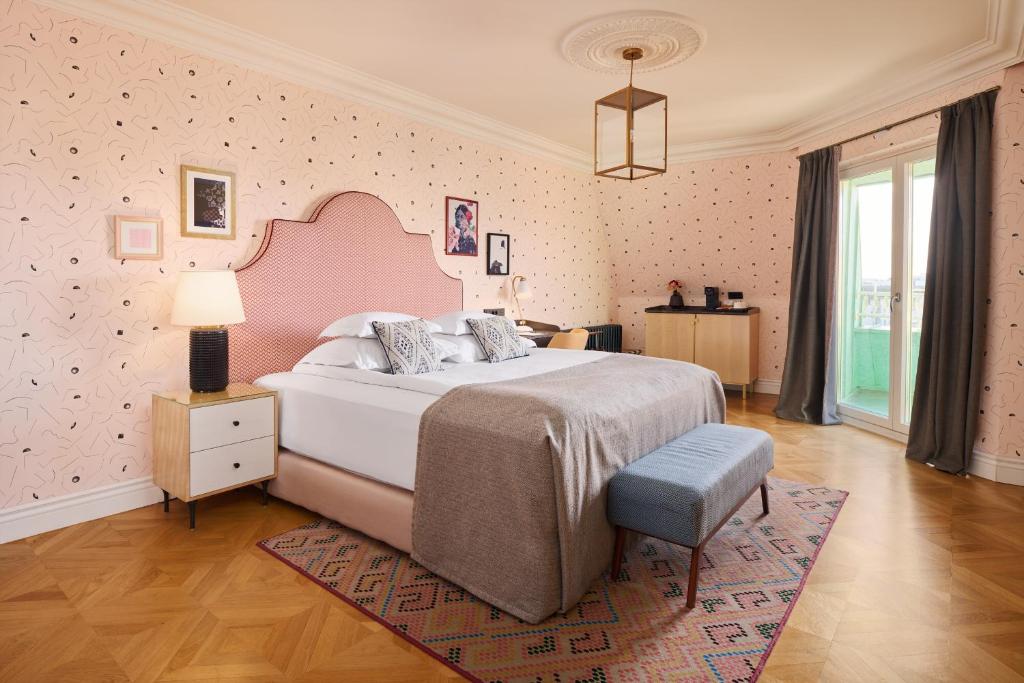 
Superior Room - City View & Balcony
