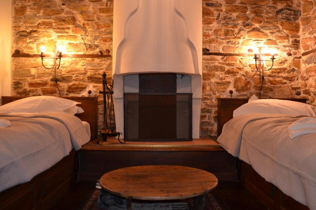 Postel nebo postele na pokoji v ubytování Fyloma Villa With 5 Bedrooms