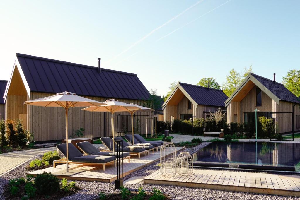 Bazén v ubytování Agrad Chalets nebo v jeho okolí