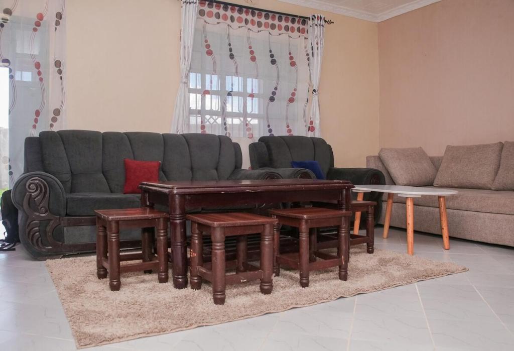 Χώρος καθιστικού στο Amzar Stays