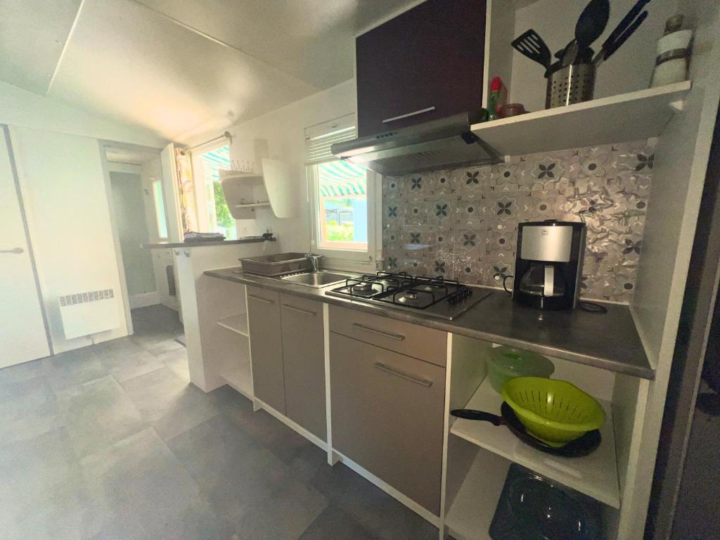 Galeriebild der Unterkunft F011- Bungalow ensoleillé pour 4 proche EuropaPark in Boofzheim