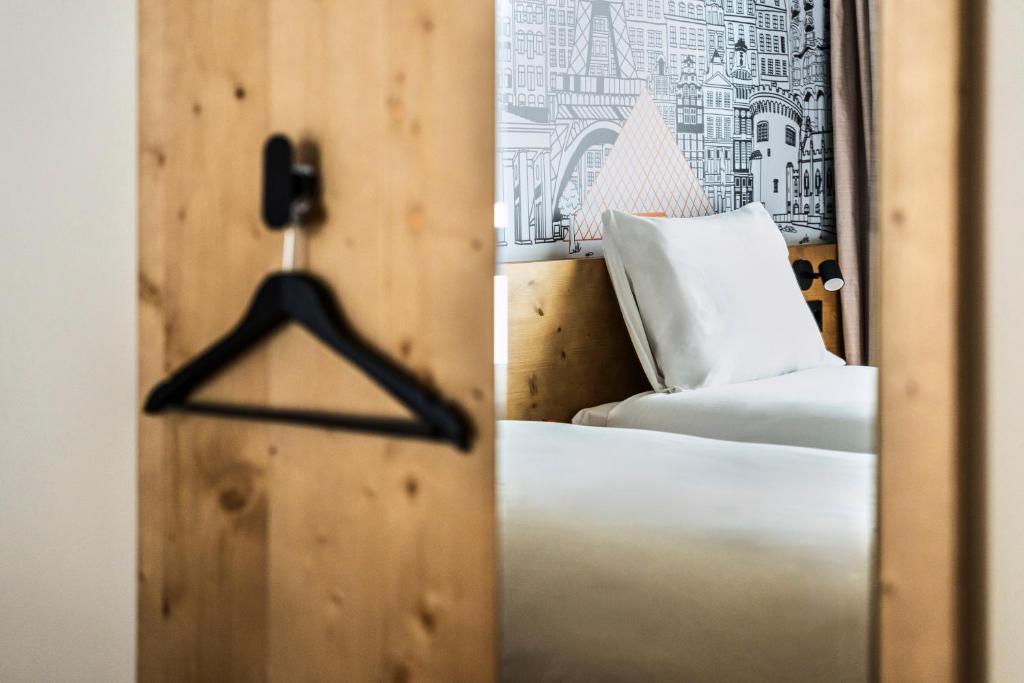 easyHotel Barcelona La Sagrera - Resim 38