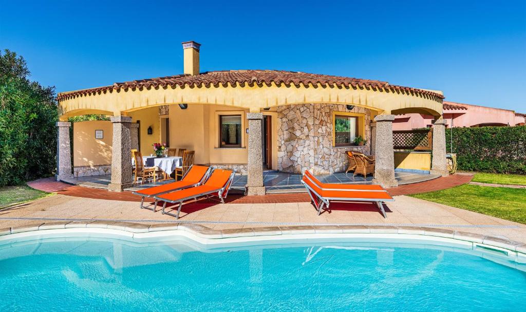 Bazén v ubytování V32 Levante nebo v jeho okolí